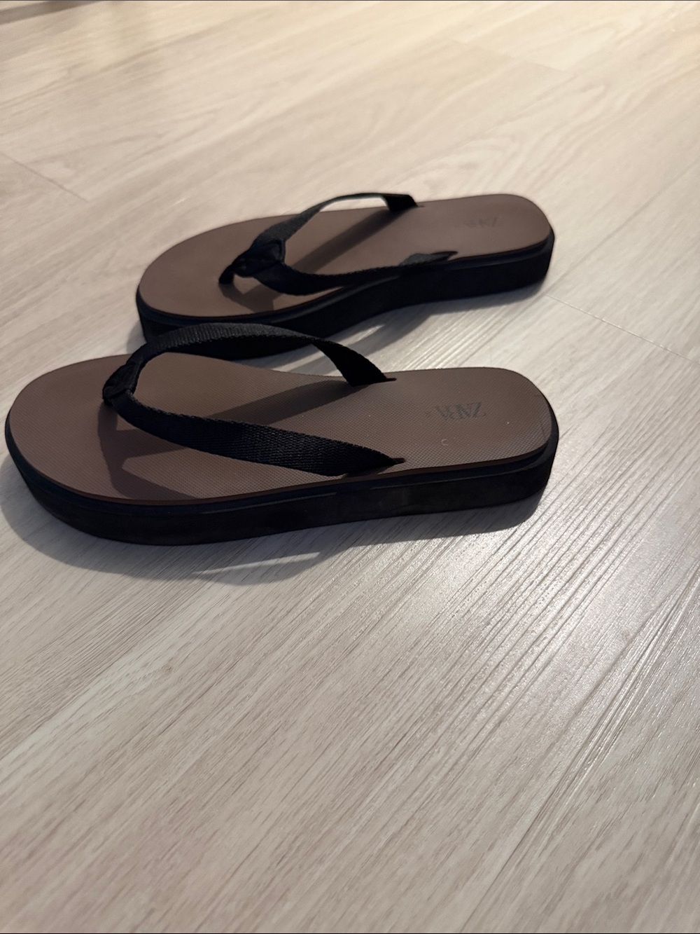 Zara Brown and Black Flip Flop Sandals - Picture 4 of 6